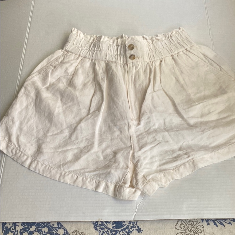 Madewell High Waist Cream Shorts